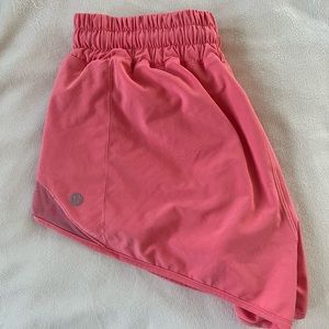 lululemon hotty hot 2.5 LR shorts